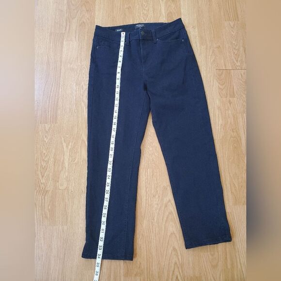 Curves 360 by NYDJ Shape Slim Straight Jeans w/ Bottom Side Slits sz 8=28x25 - Picture 9 of 13